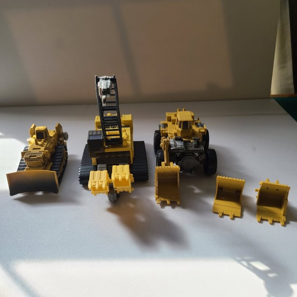 3 Transformer Construction Vehicles (Incomplete) - Picture 1 of 10